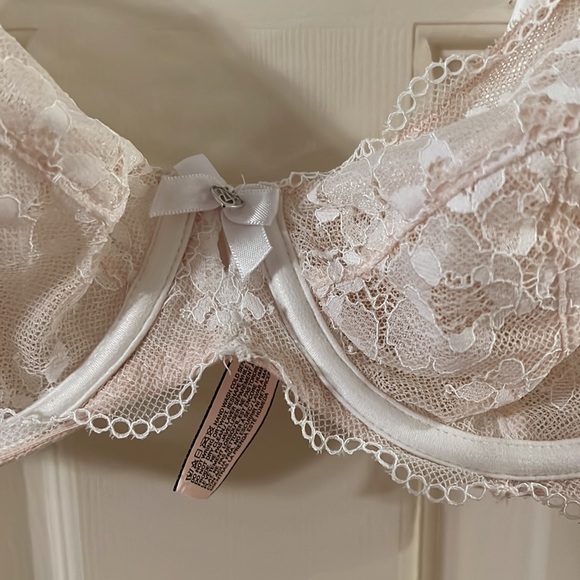 Victorias Secrets Body by Victoria Unlined demi 36B tan and white - Picture 3 of 4